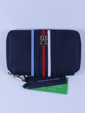 Tommy Hilfiger Poppy Large ZA Corp Wallet - Navy Blue - New with Tags